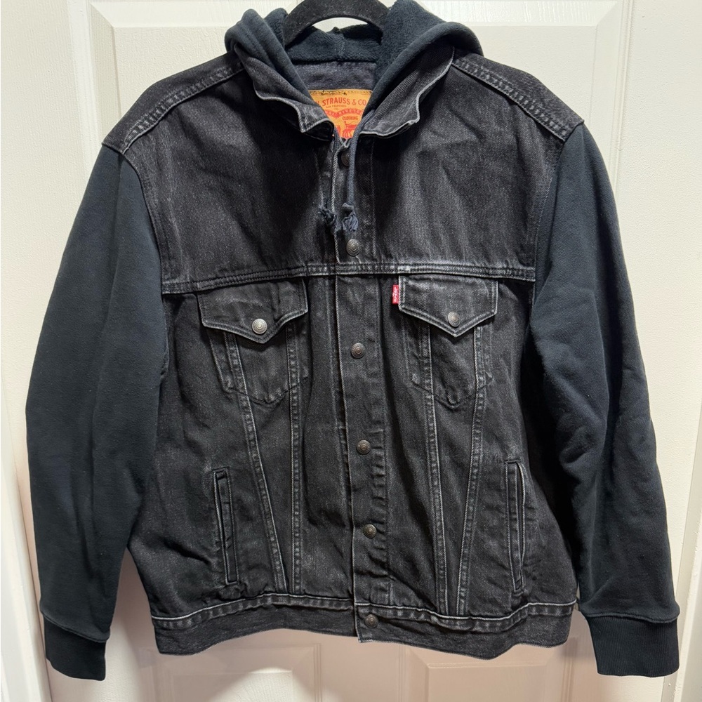 Levi's Black Denim hybrid Trucker Jacket with Black Knit Hoodie Sleeves size L